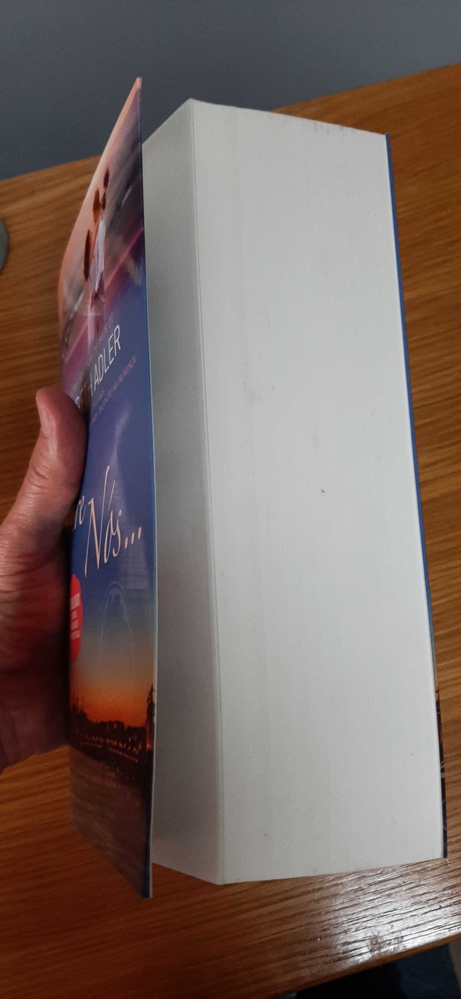 Livro "Entre Nós" (Elizabeth Adler)