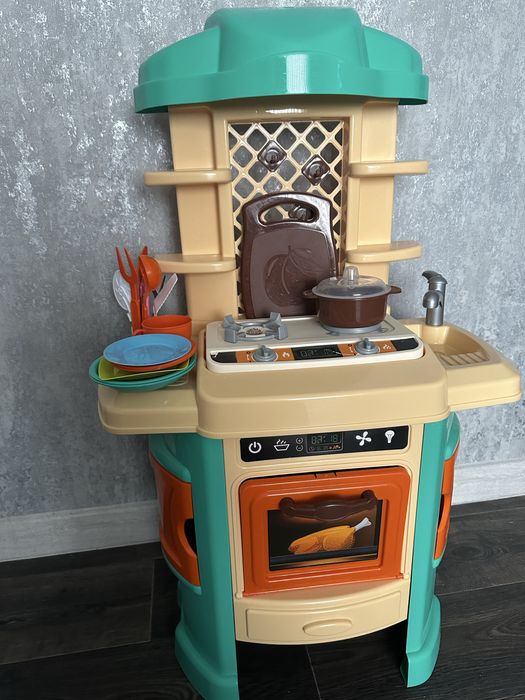 Дитяча кухня зі звуковими ефектами і імітацією пари