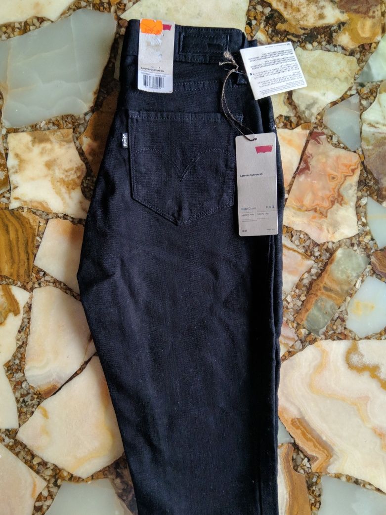 Spodnie, czarne jeansy Levi's skinny W25 L32, nowe