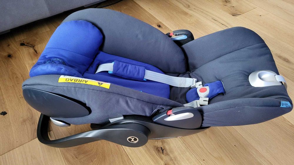 Fotelik Cybex Cloud Q z bazą + 2 adaptery do wózka