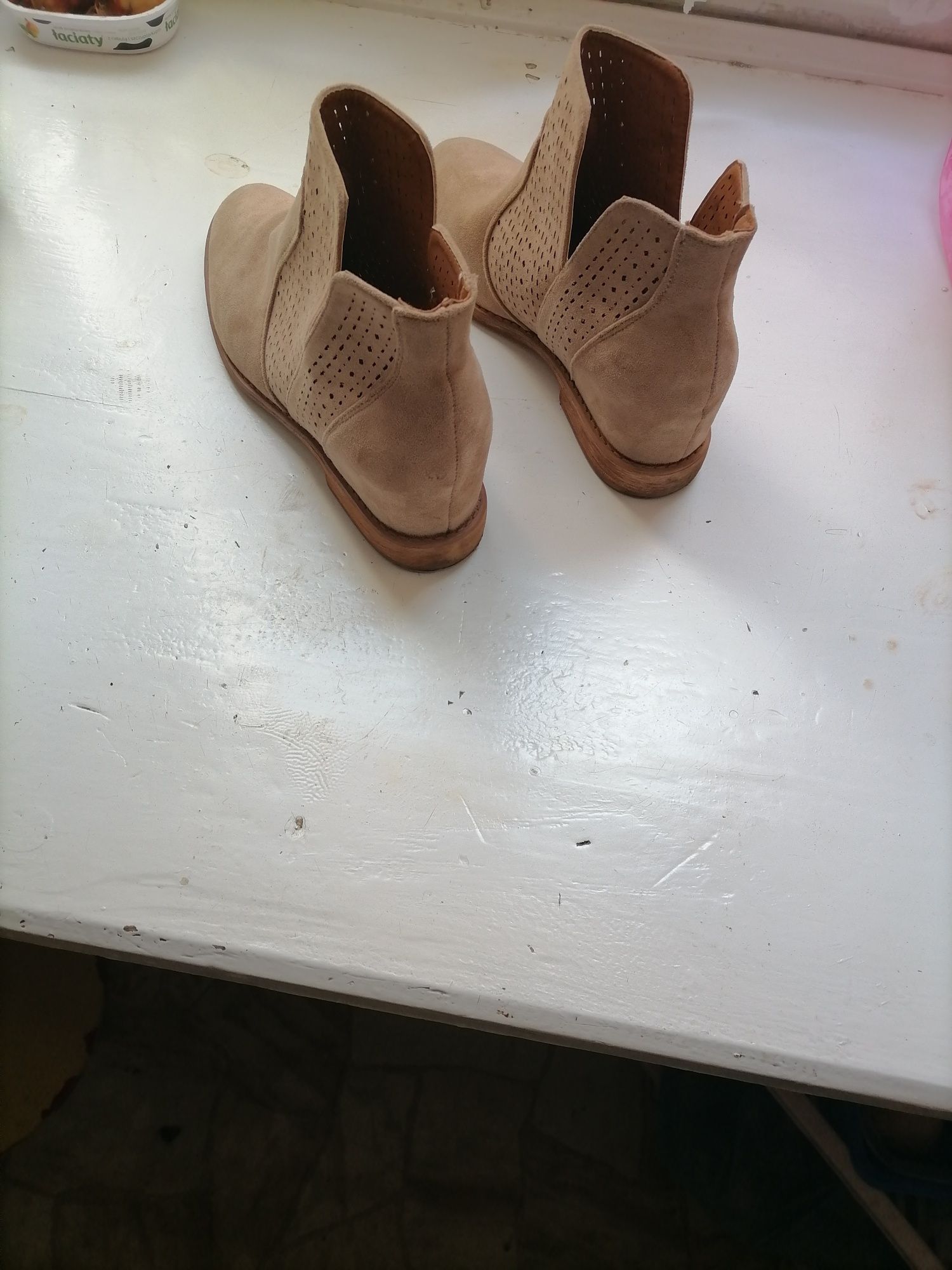 Nowe zamszowe botki