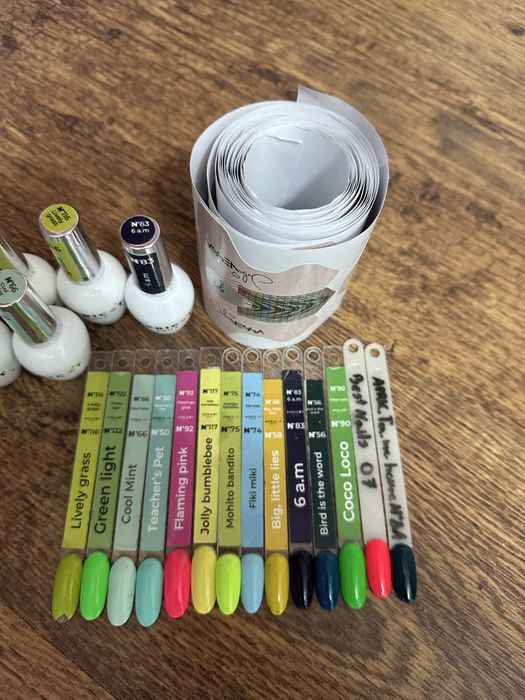 Zestaw 14x lakiery hybrydowe Apric szablony do paznokci Julia Nessa