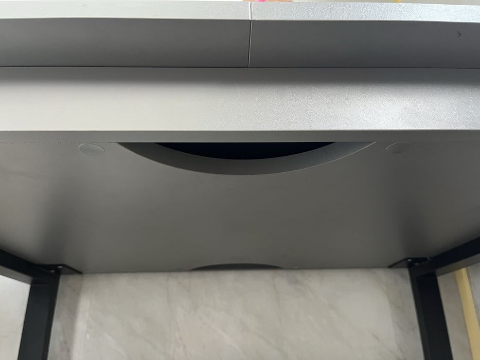 Кухонний розсувний стіл