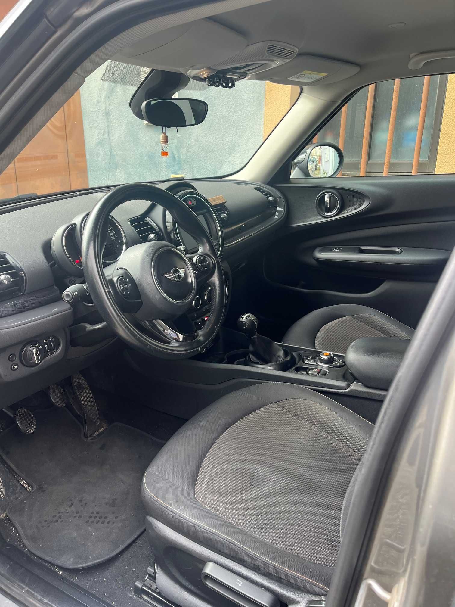 Mini Clubman One D  - Estilo, Espaço e Economia