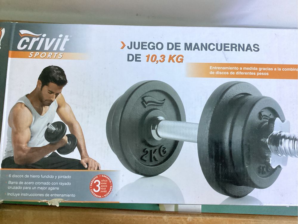 Halteres . Comjunto com 2 barras 4  pesos  de 2 kg e 4 pesos de 1 kg