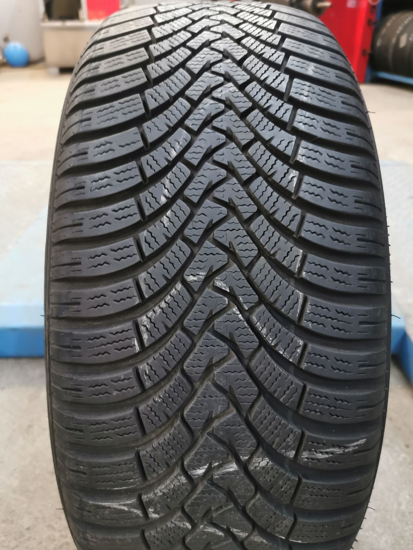 Opona 225/55R17 101V Falken Euro Winter HS01 z 2019r #74