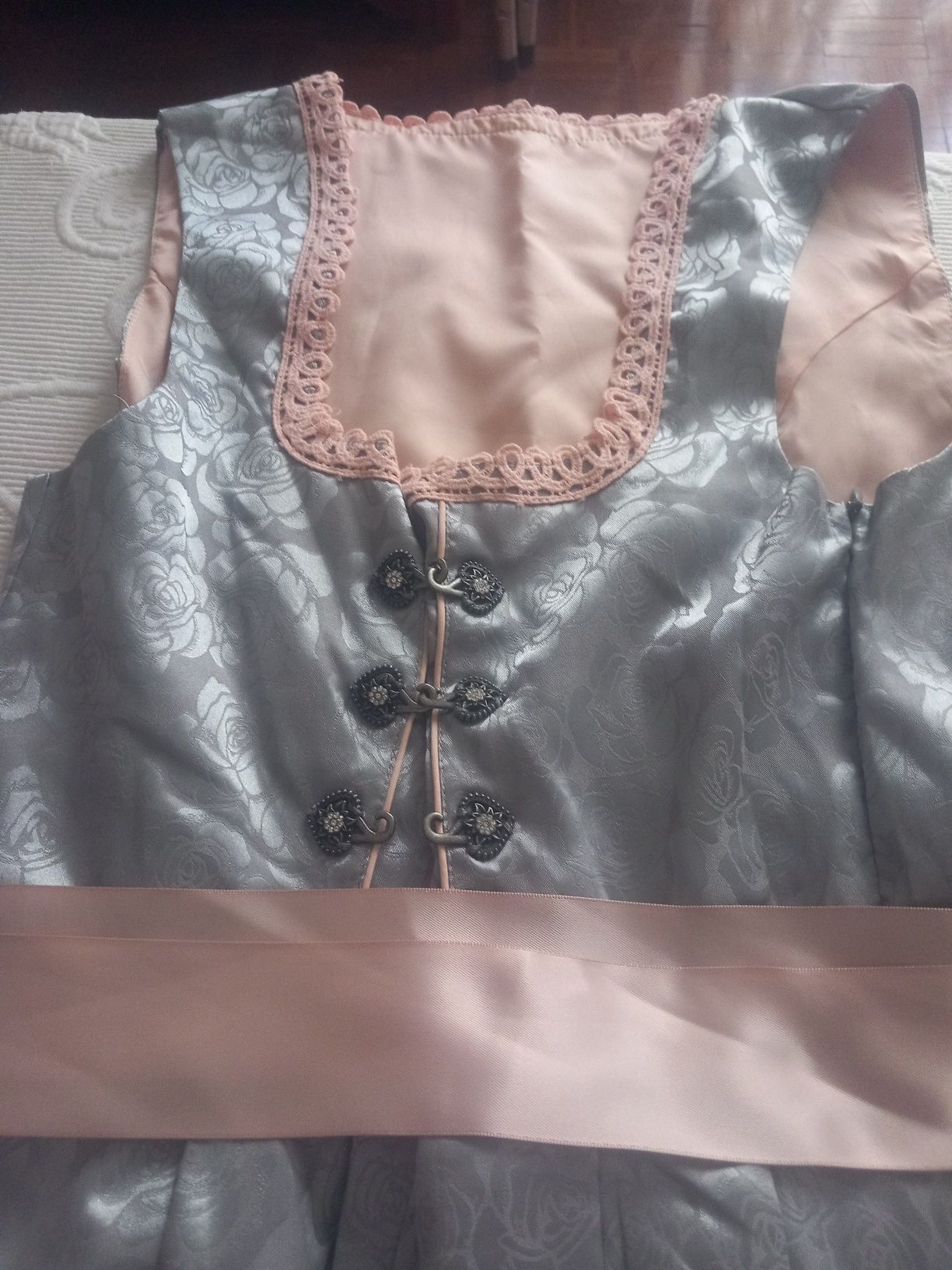 Vestido chinês com avental