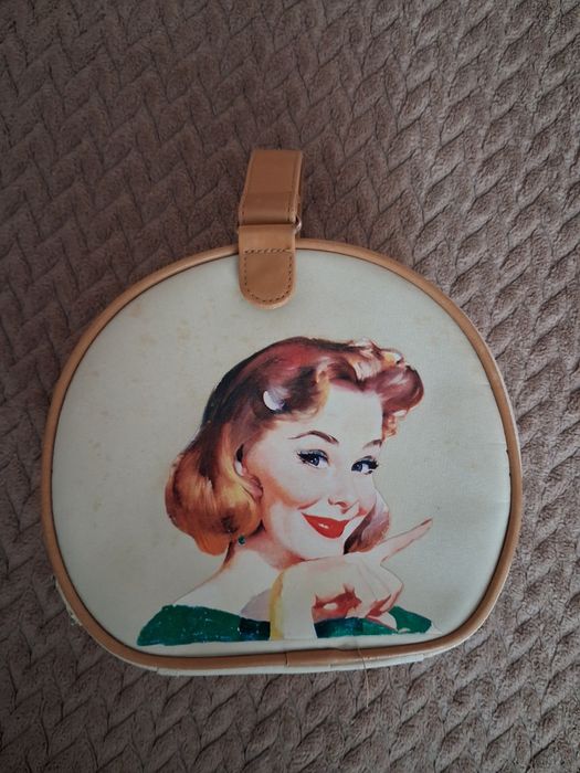 Косметичка AVON к