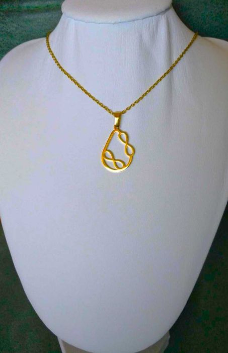 Colar Aço Dourado Oval c/ Infinitos NOVO