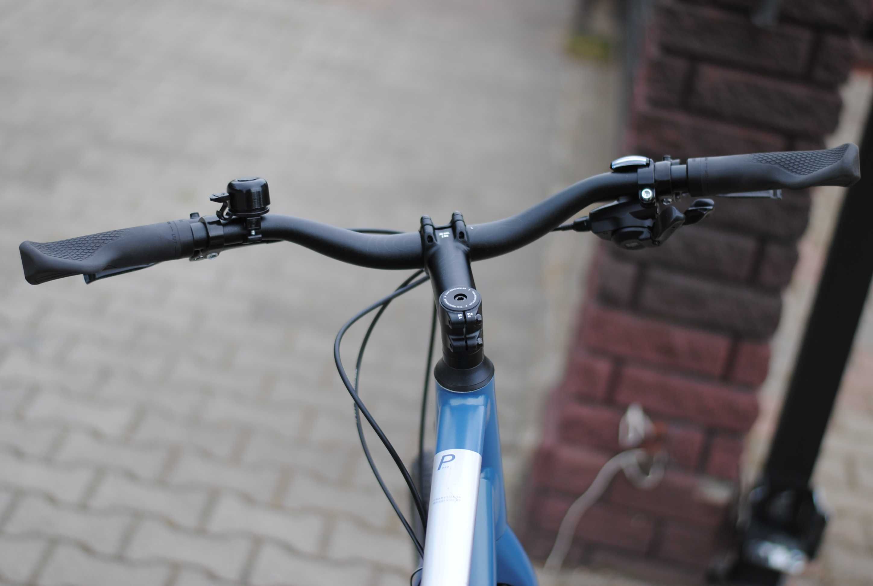 Miejski męski rower Cube Travel shimano nexus 8, hydraulika, tarcze