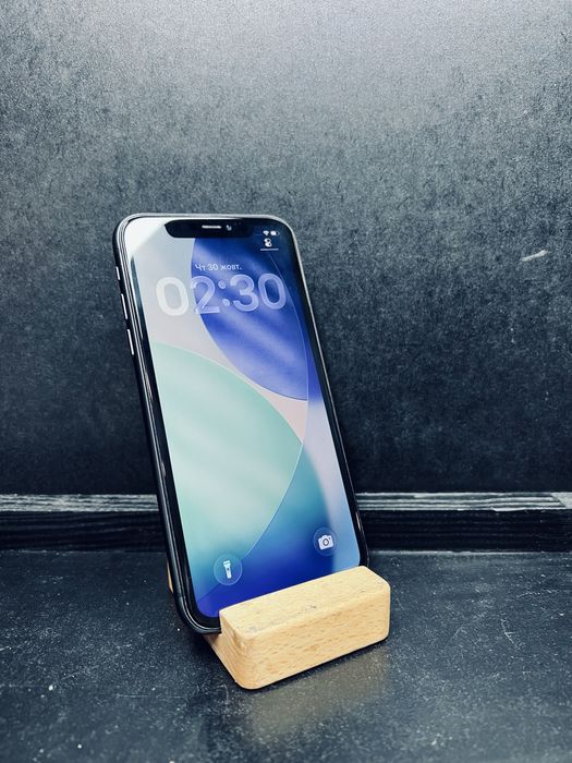 iPhone 11 black 128 g neverlok