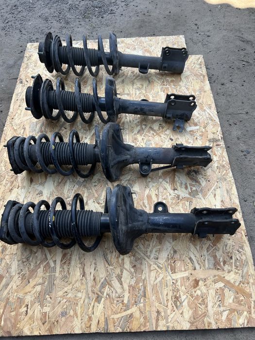 Hyundai Tucson 1 2006 стойка, амортизатора, пружина