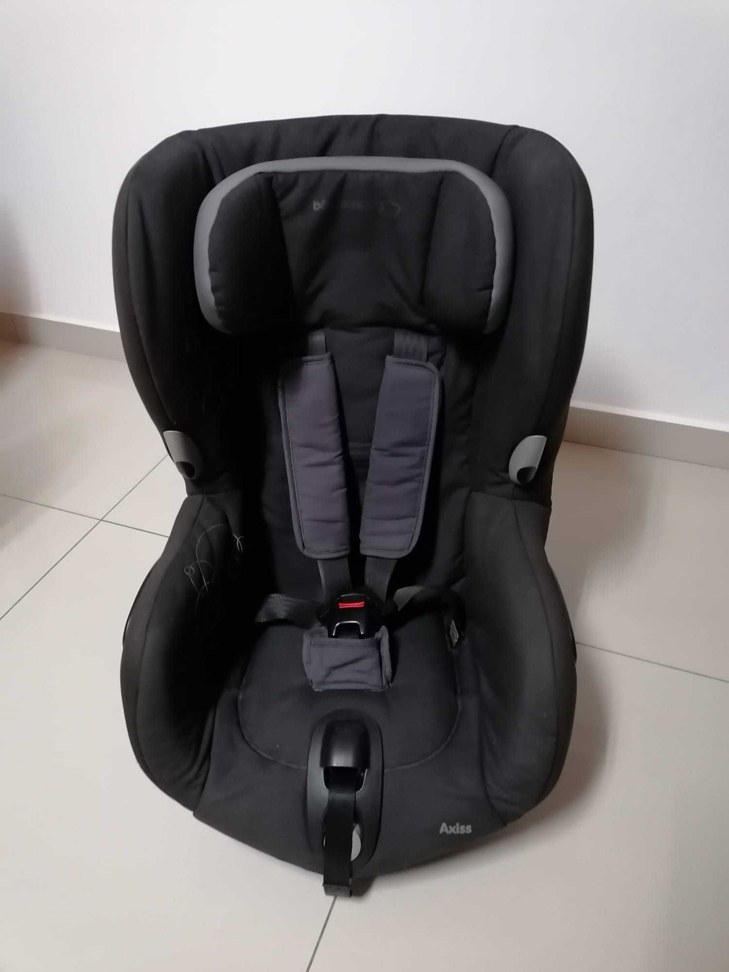 Cadeira auto bebé, Axis da Bebeconfort dos 9 aos 18kg em bom estado