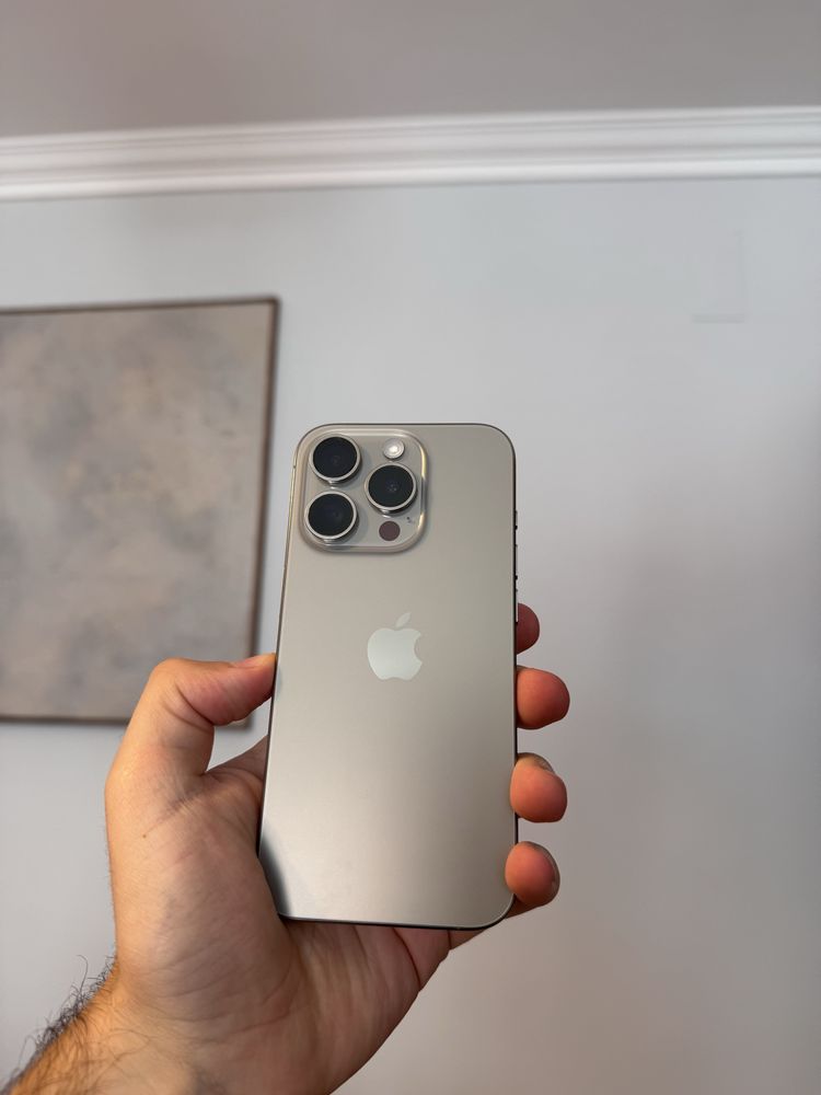iPhone 15 pro como novo