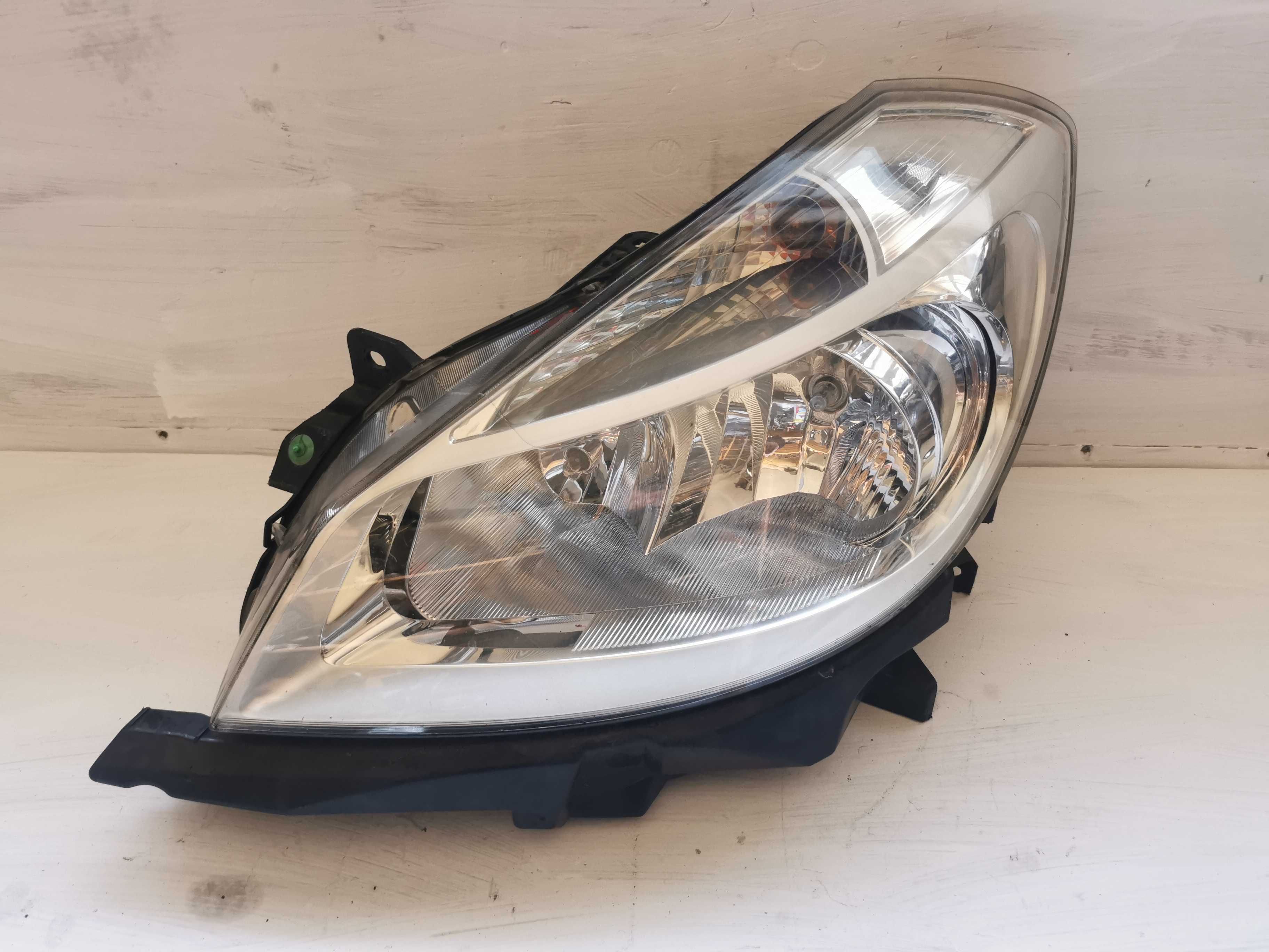 renault clio III 05-09 lampa lewa przód przednia europa