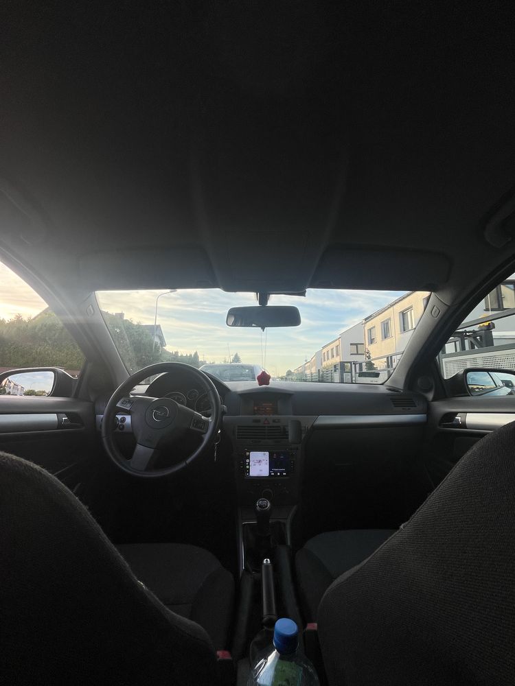 Opel Astra H GTC 1.9 CDTI