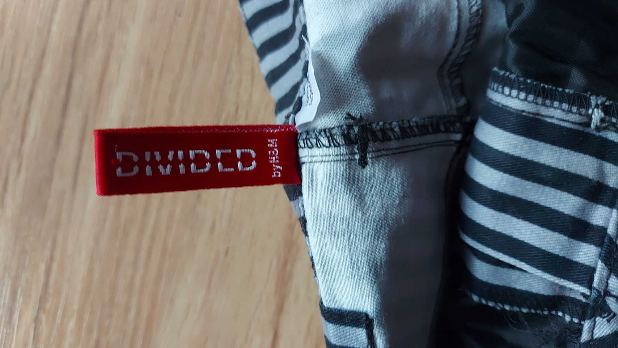 Szara mini spódniczka w paseczki H&M