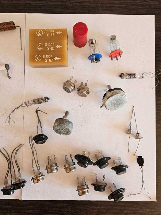 Радиодетали (диоды, транзисторы, лампы, резисторы, конденсаторы)