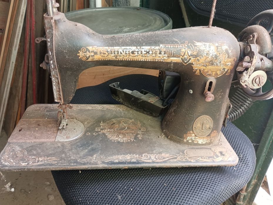 Máquina costura Singer antiga