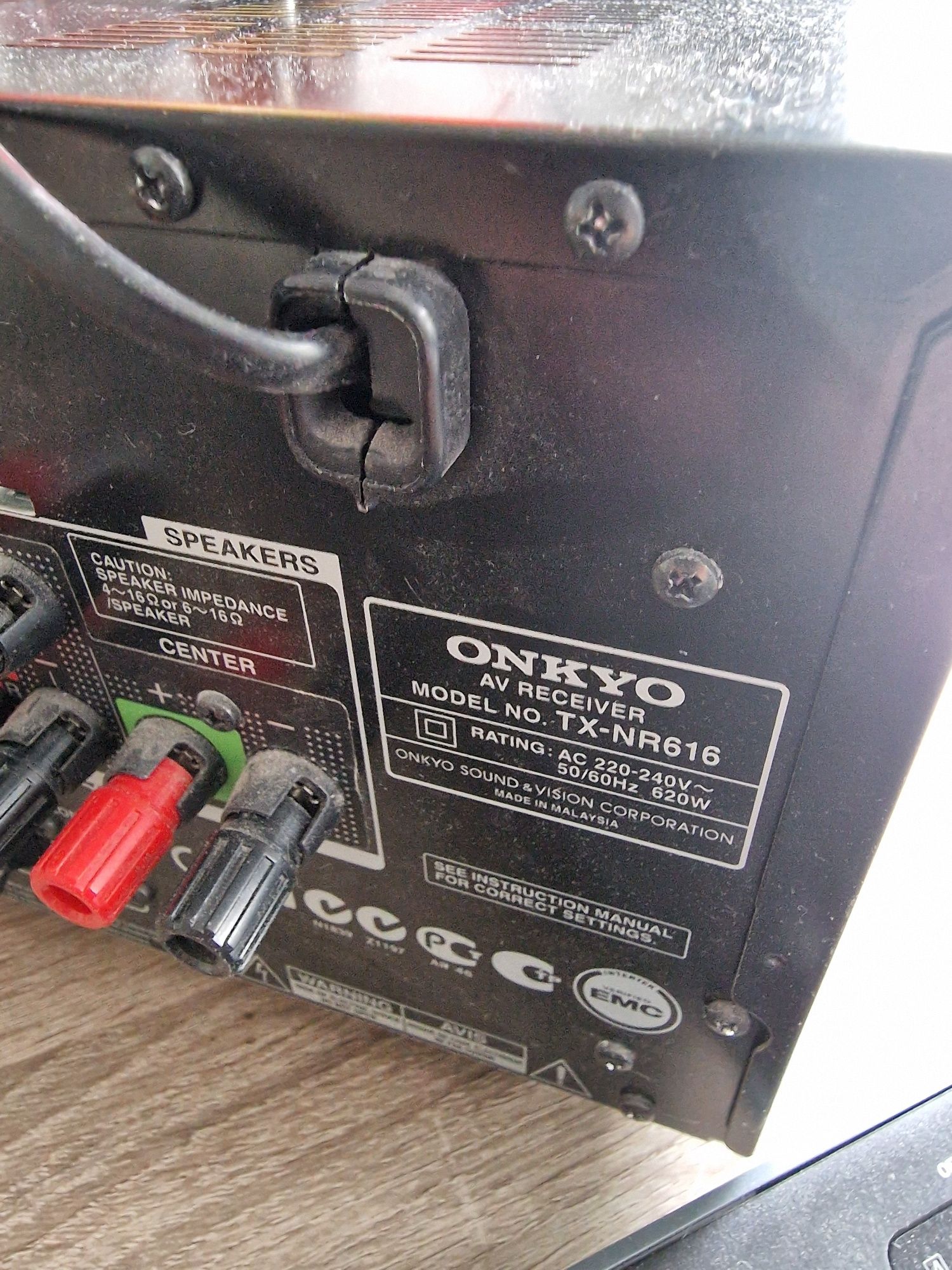 ONKYO TX-NR616 solidny