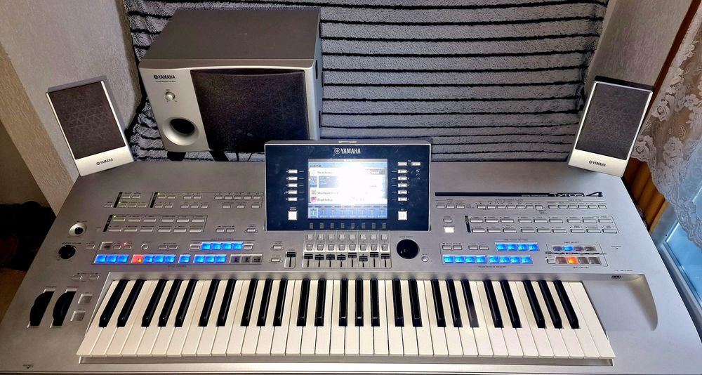 Keyboard Yamaha Tyros 4