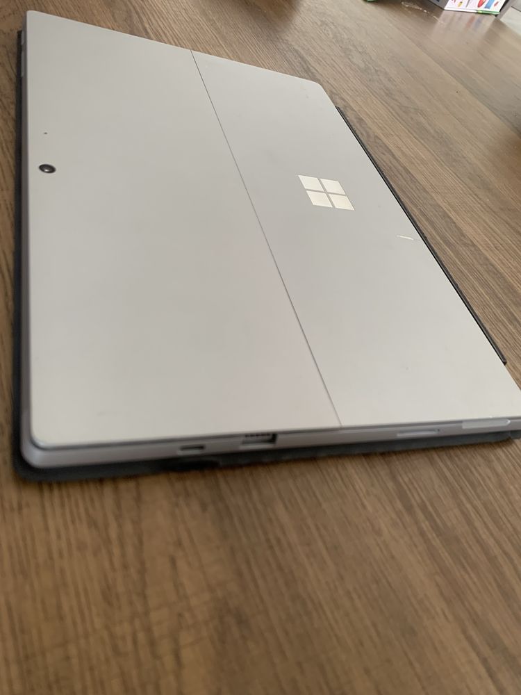 Surface Pro 7 + Teclado Type Cover