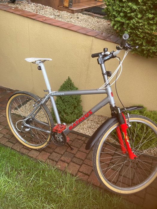 Sportowy rower Batavus  plus dwie opony