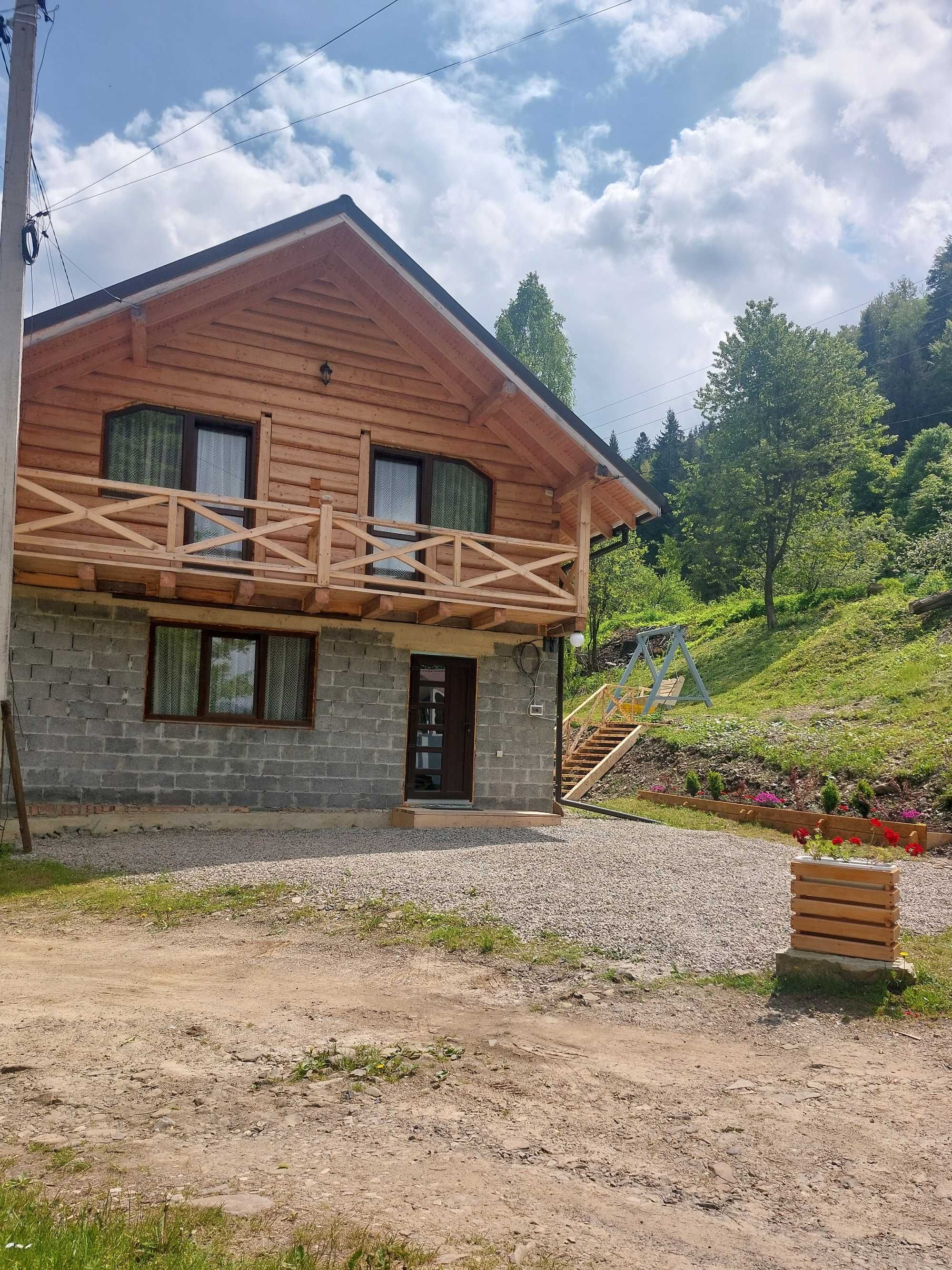 Відпочинок у Татарові, Біля Потічка '