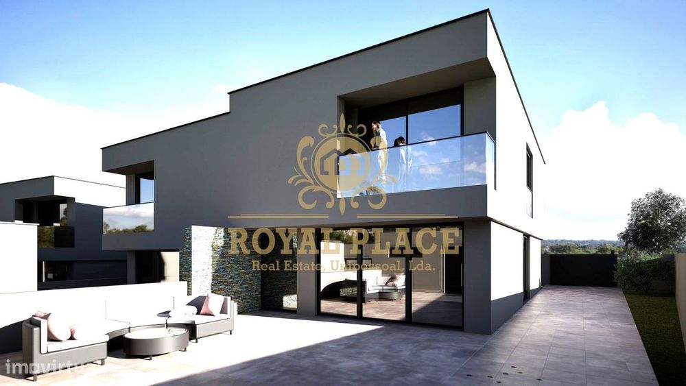 Moradia geminada em Paços de Brandão