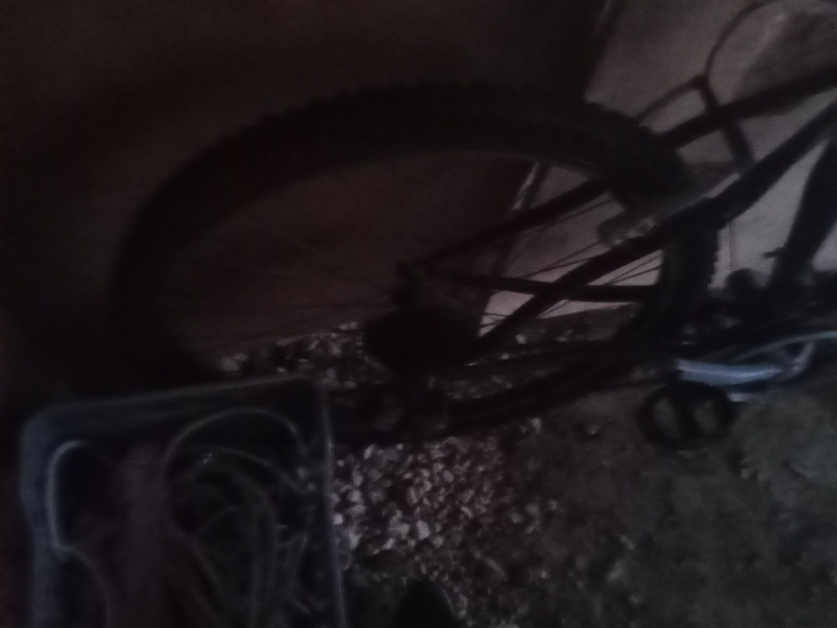 Bicicleta em bom estado o que eu falo tava em bicicleta só na pintura