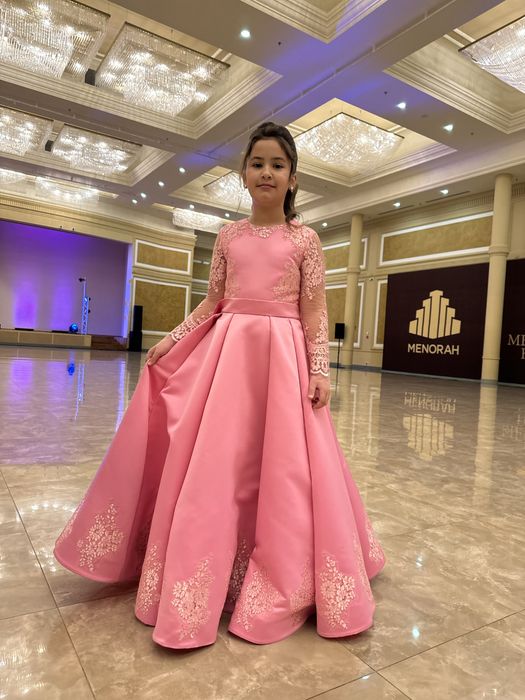 Нарядное платье