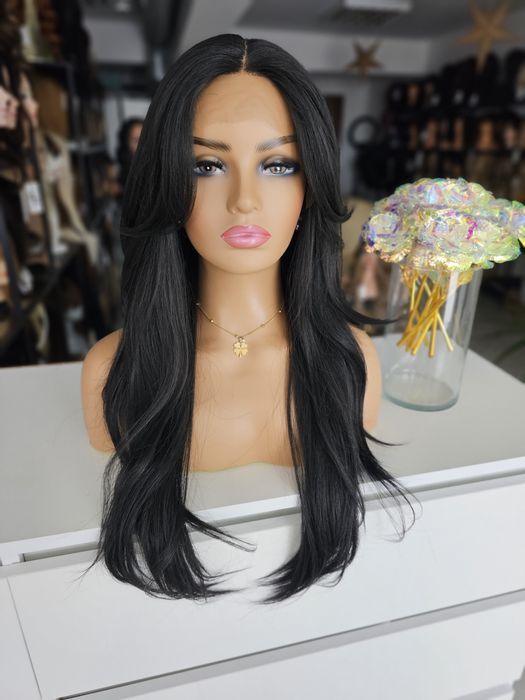 Długa peruka premium lace front Jennyfer ll czarna naturalna fryzura