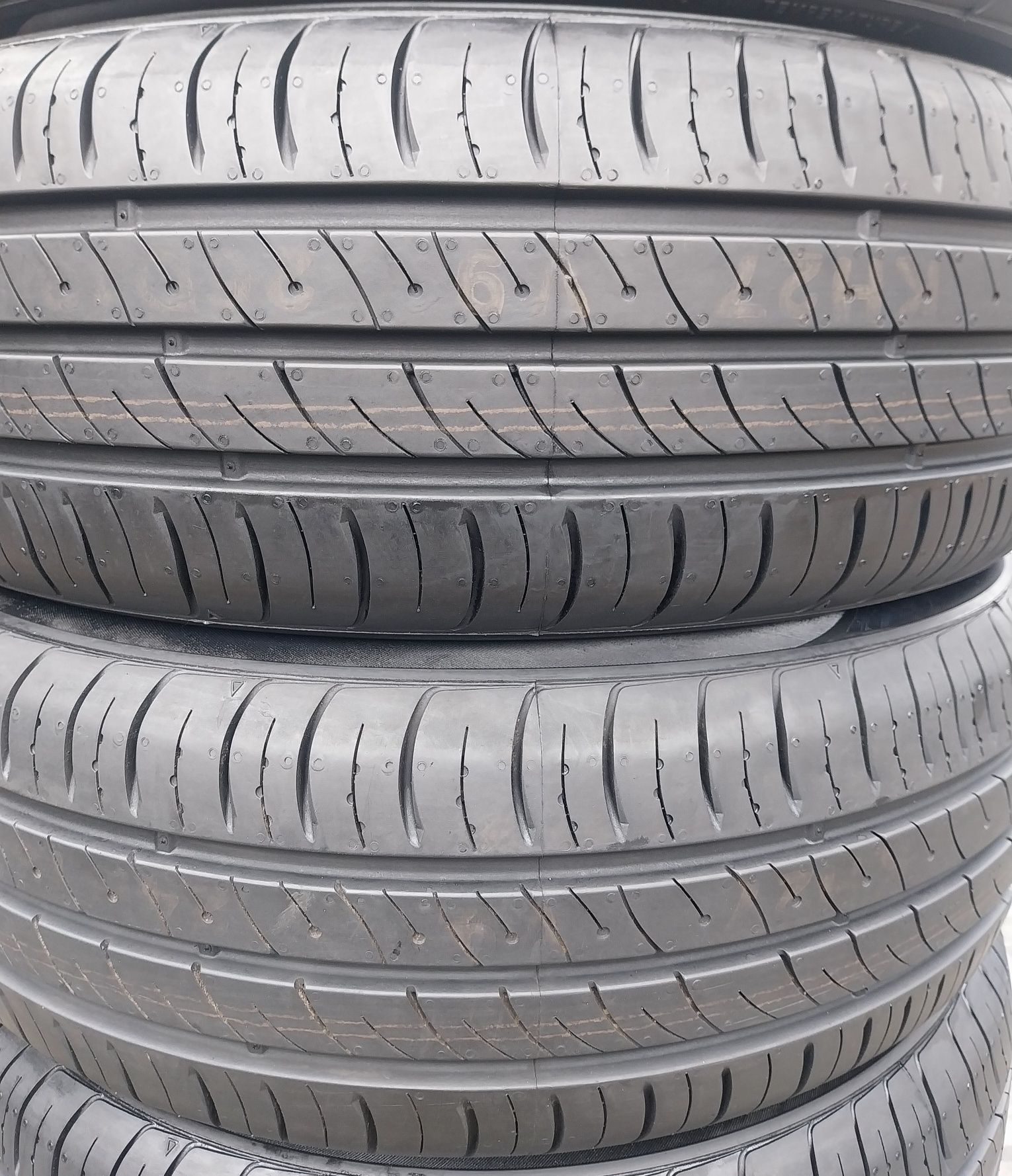 Opony 185/60/15 KUMHO Ecowing Es01