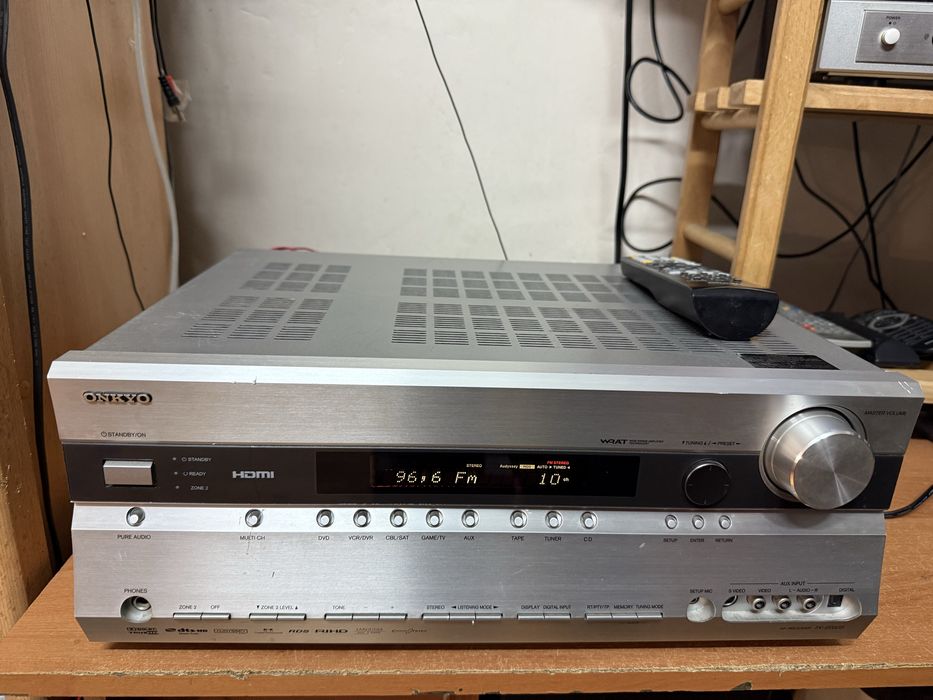 Amplituner Onkyo TX-SR605HDMI pilot