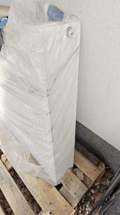 Grzejnik płytowy stalowy typ 33, 900 × 920 mm, 2963 W – z głowicą term