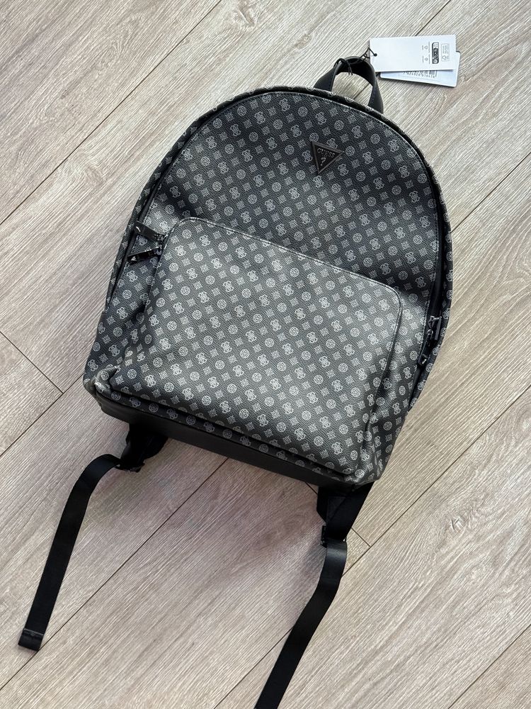 Nowy plecak marki Guess
