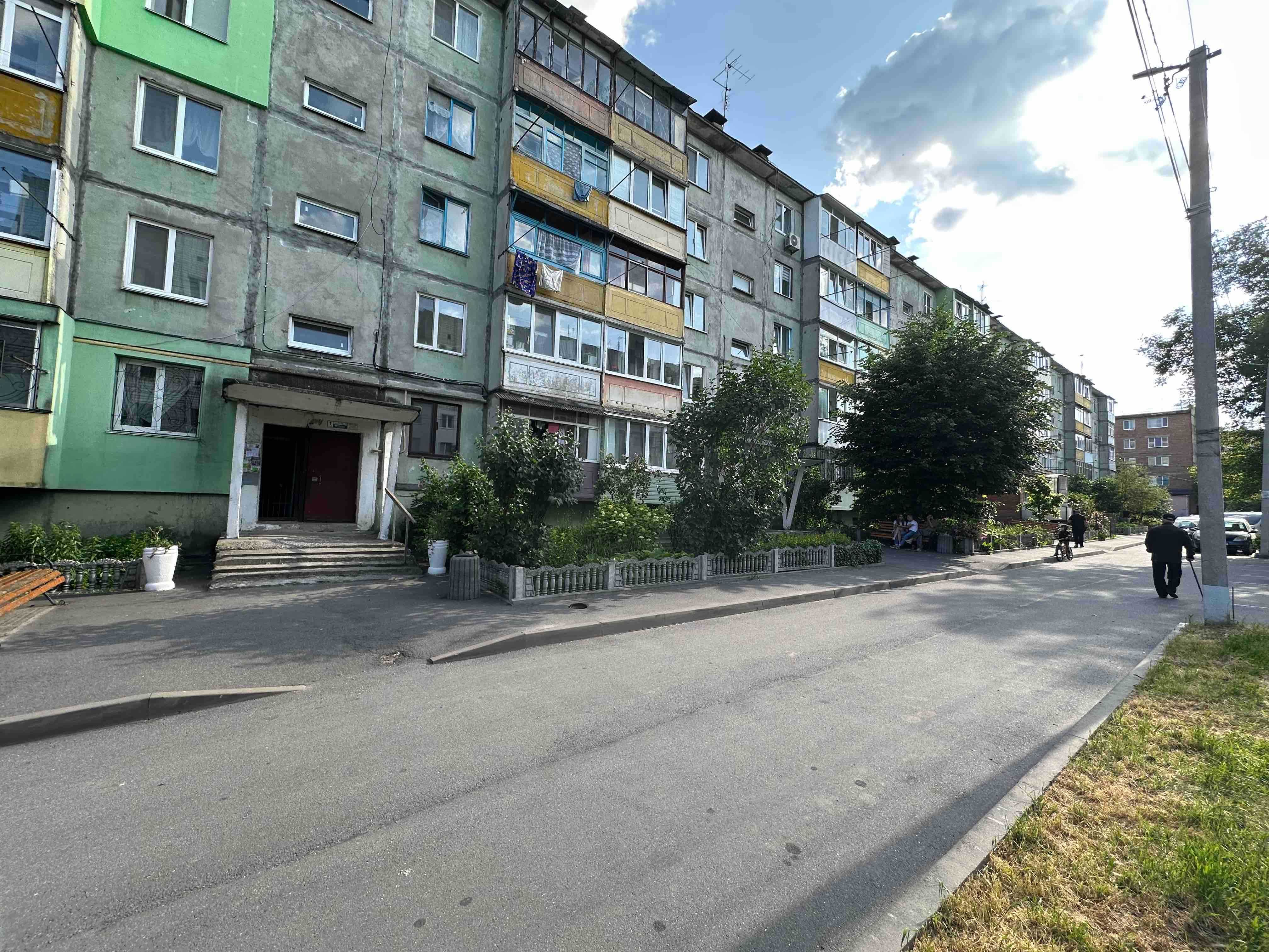 Продаж 3 квартири 2-й поверх, не кутова ,усі кімнати роздільні Тепла