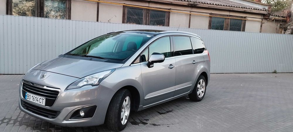 PEUGEOT 5008 Allure