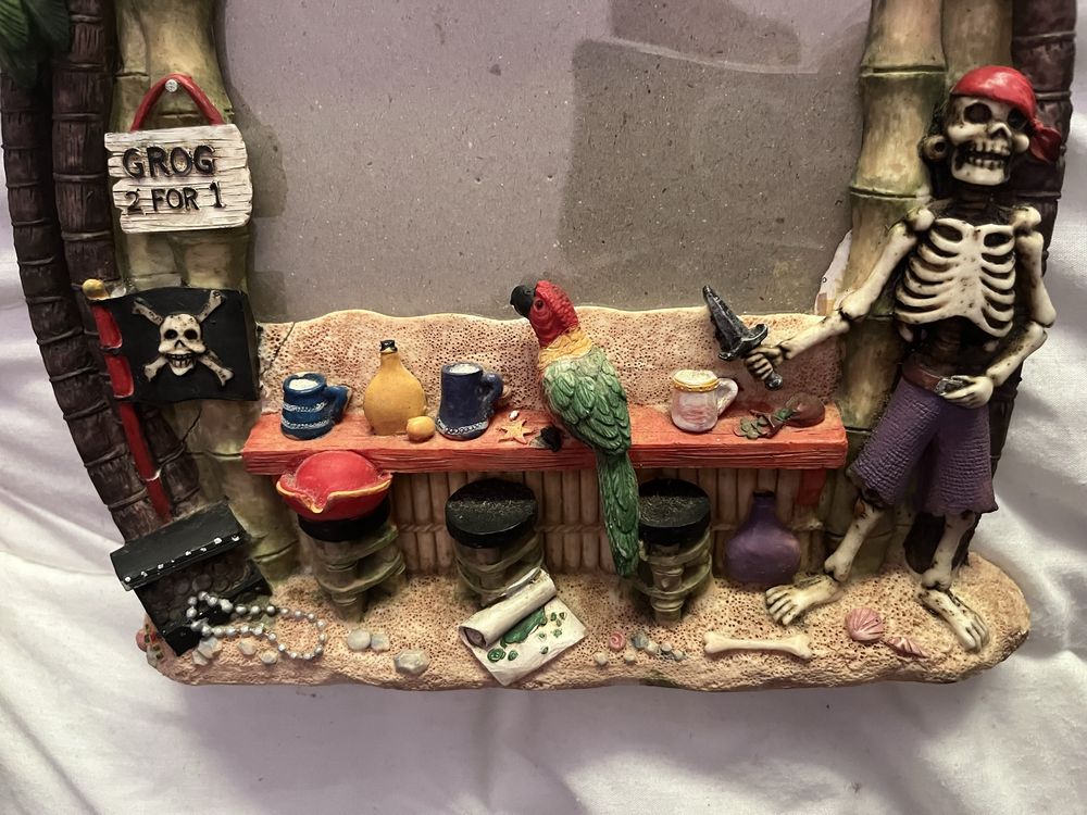 Moldura com efeitos de piratas