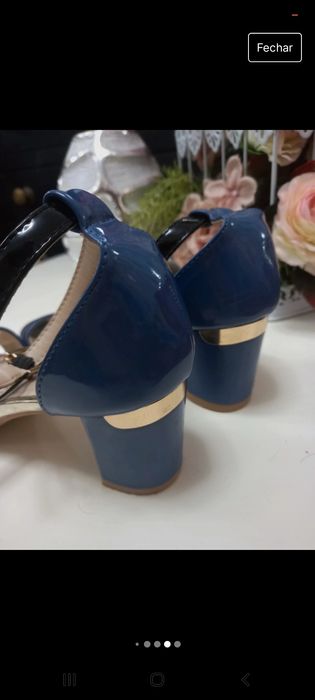 Sandálias  azuis e dourado seaside