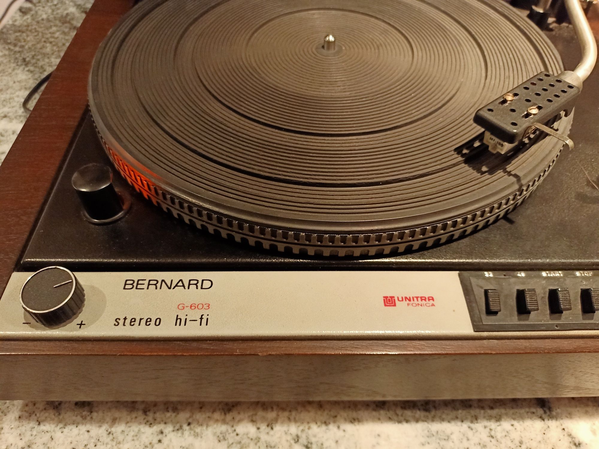 Gramofon Bernard