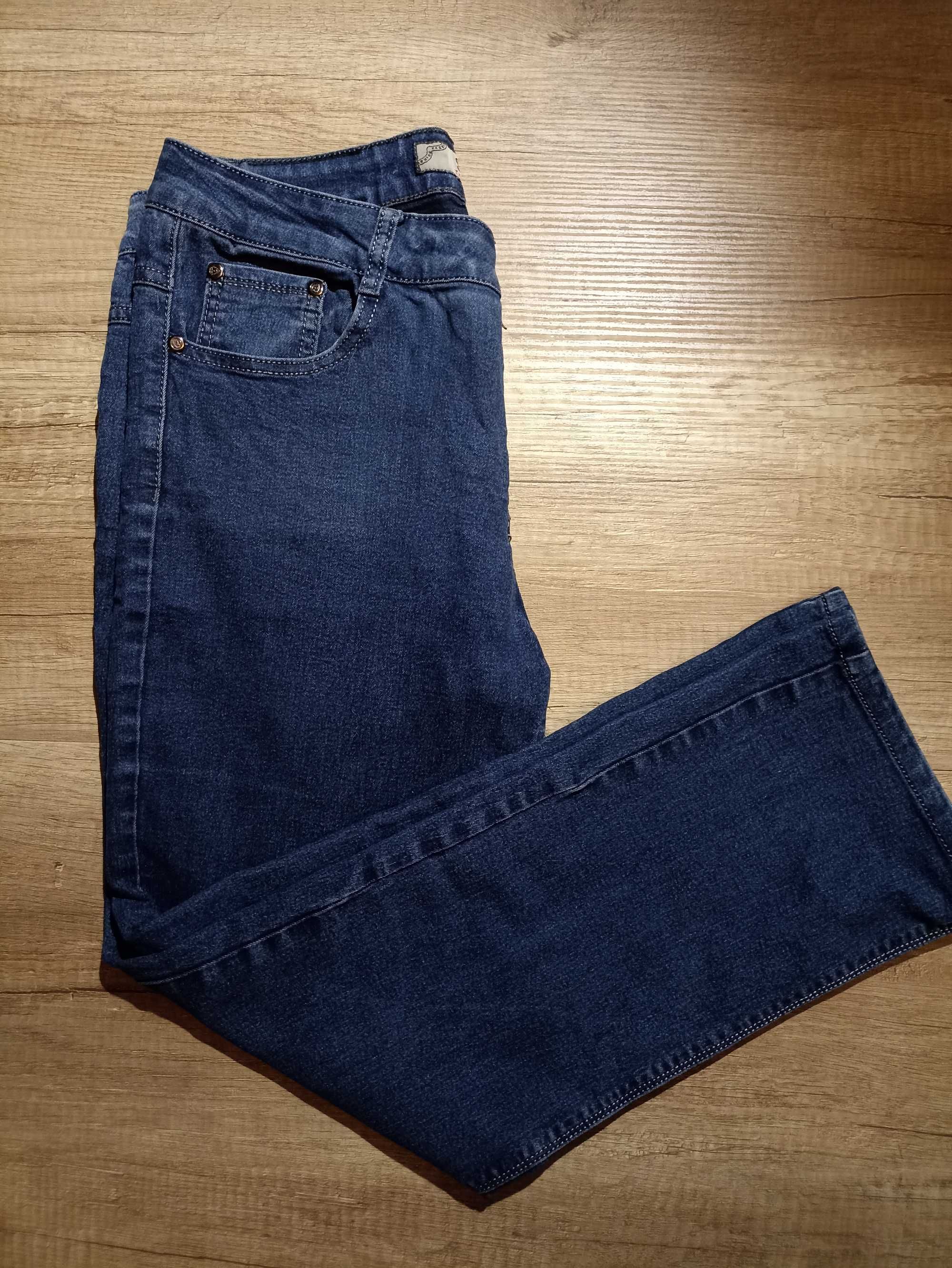 Spodnie jeans damskie