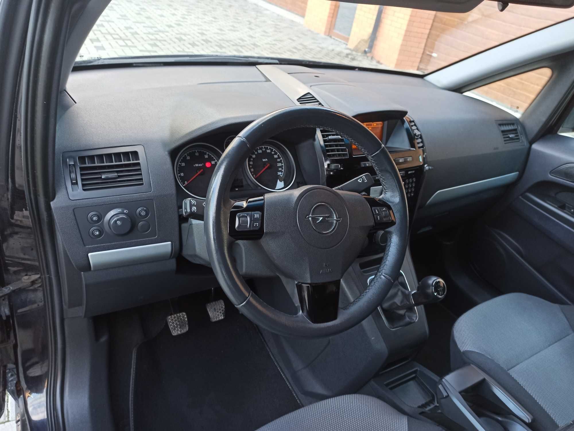 Опель Зафіра Opel Zafira 2011