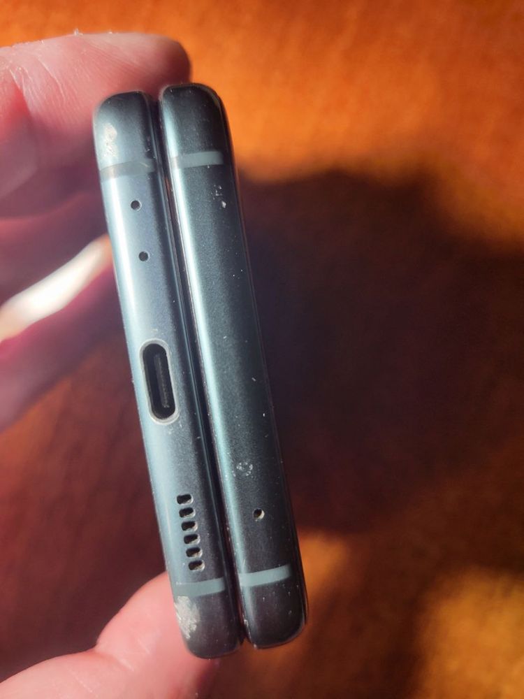 Samsung galaxy Z flip 3