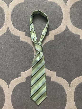 Krawat zielony paski