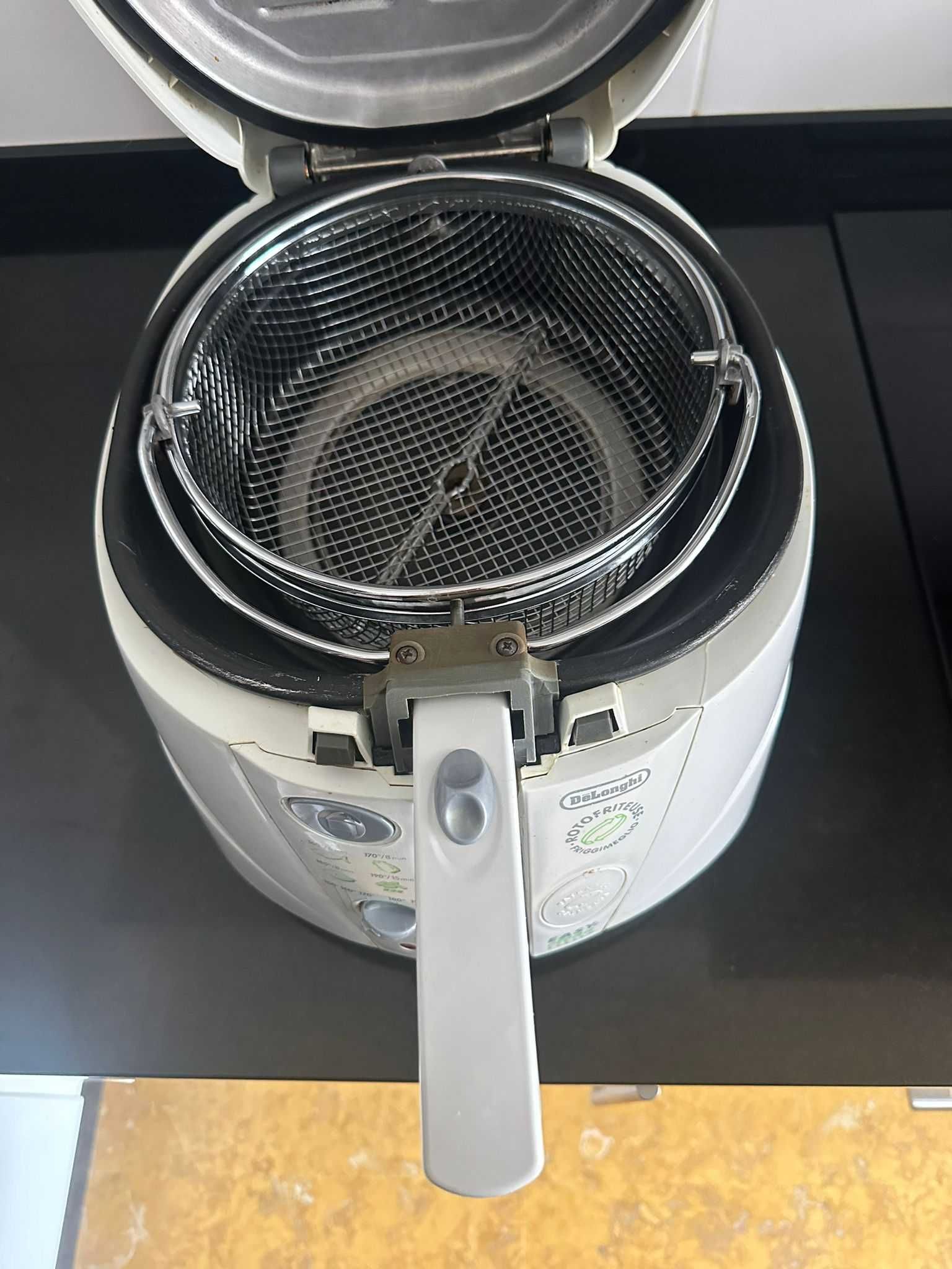 Fritadeira com Óleo DELONGHI Rotofry (1 kg)