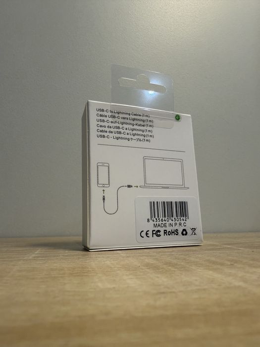 Cabos USB-C e Lightning (NOVOS, LACRADOS)