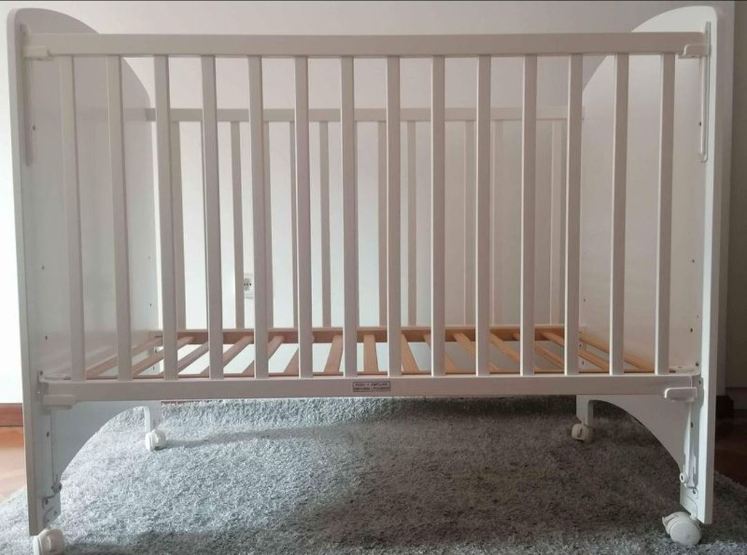 Cama de grades marca Trama