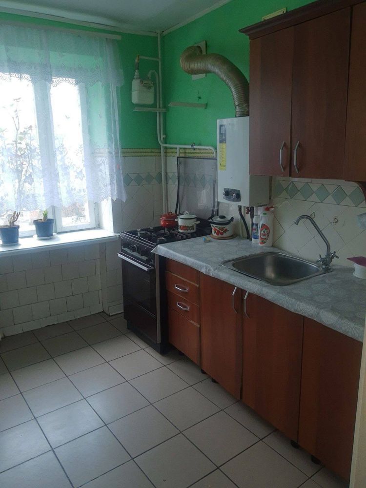 Здам 3 кв руські фільварки