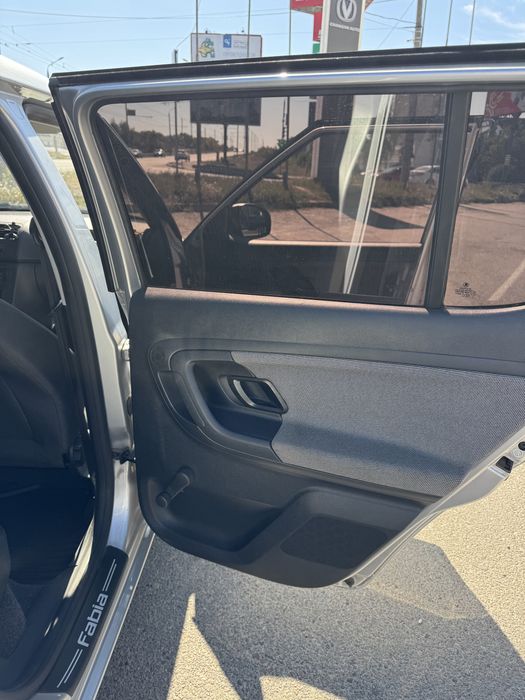 Авто skoda fabia 2011 1.2